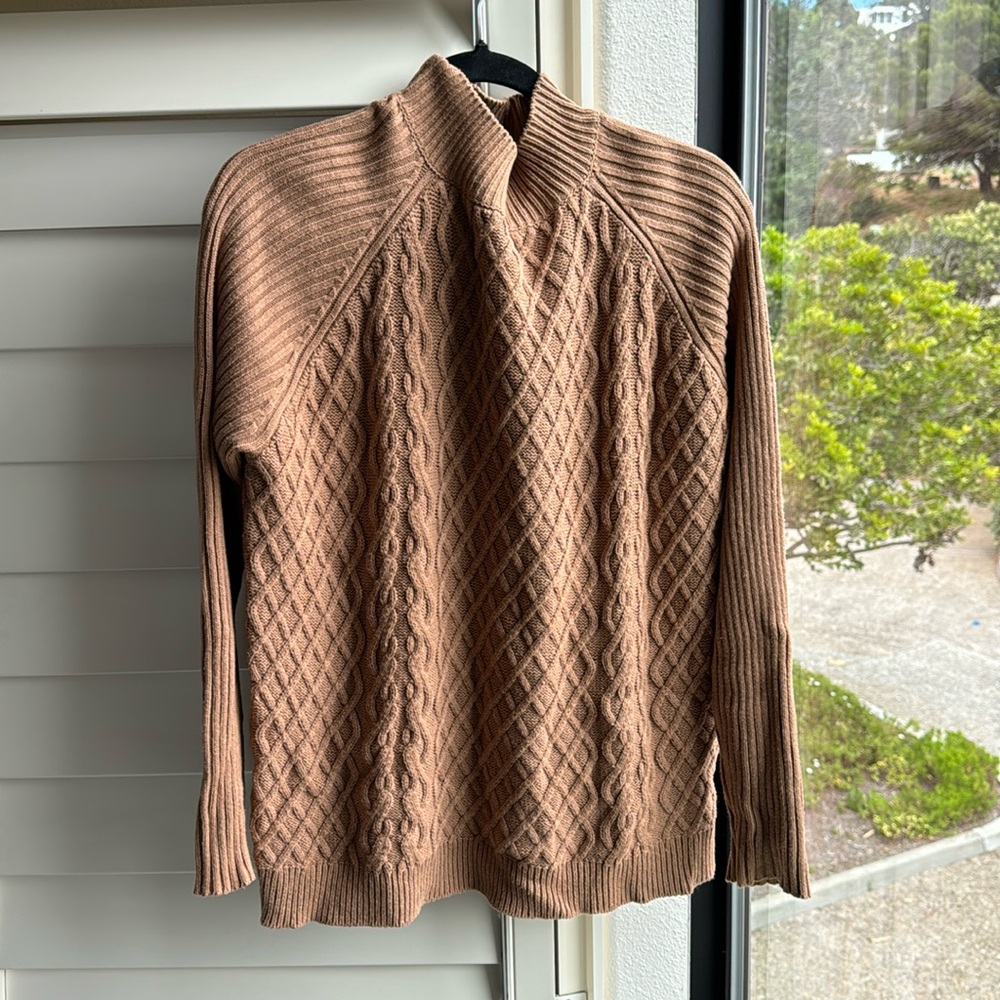 Carmel Brown Mockneck Sweater! 🤎